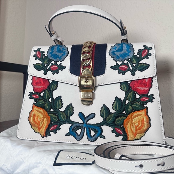 Authentic Gucci Large Sylvie White with Floral Embroidery - Picture 3 of 12